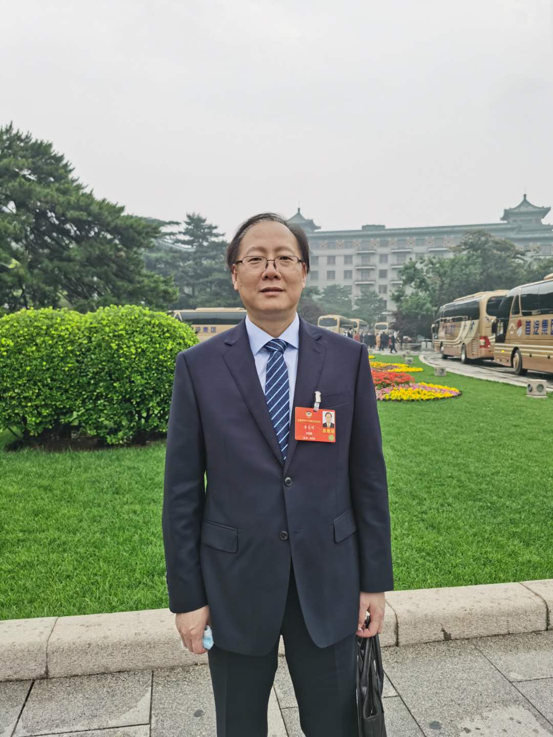7.全国政协委员、乐动(中国)官方沈飞副总经理、总工程师李克明